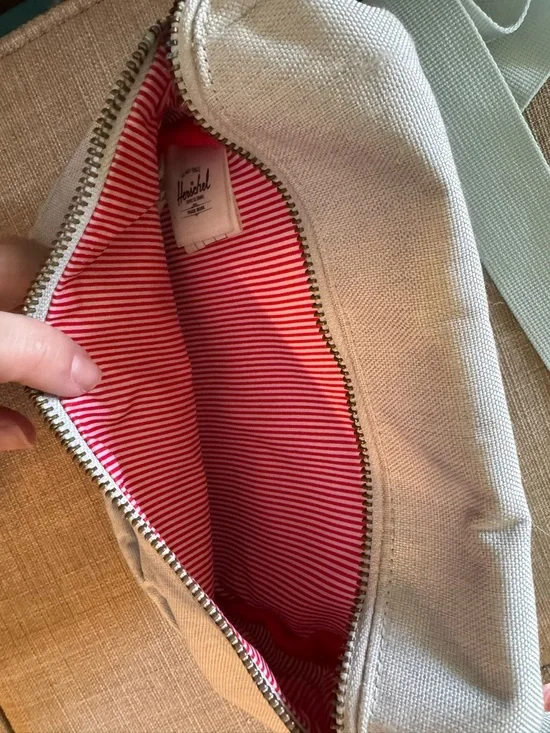 Herschel Supply Company Settlement Hip Pack - Light Cream - Picture 5 of 5